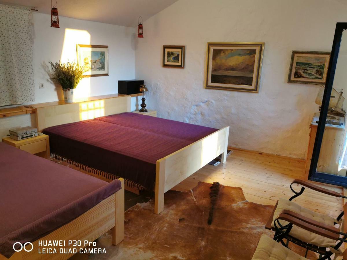 Villa Authentic House Pelegrinka à Drvenik Mali Extérieur photo